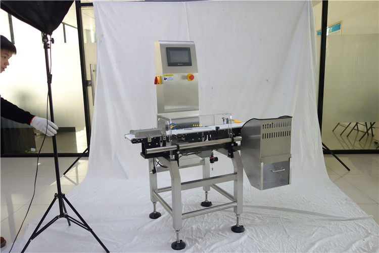 ͨ����***�����C(j��)��(bi��o)��(zh��n)���Y(ji��)��(g��u)����(bi��o)��(zh��n)���˙C(j��)��������***���ϵķQ����  �׸��Q���Ƀ�(ch��)���N�䷽�����Q�a(ch��n)ƷҎ(gu��)��***��  ������(ji��n)�Σ�ʹ��������ɫ�˙C(j��)������ȫ���ܻ������Ի��O(sh��)Ӌ(j��)��  �׾S�o(h��)��ݔ�͎����ڲ��b�����b�S�o(h��)***�������坍��  �ٶȿ��{(di��o)������׃�l����늙C(j��)���ٶȿɸ���(j��)��Ҫ�{(di��o)��(ji��)��  �������߾��ȣ����ø߾��Ȕ�(sh��)�ւ��������ɘ��ٶȿ������ȸ���  ���c(di��n)׷ۙ�����ք�(d��ng)���Ԅ�(d��ng)�������Լ���(d��ng)�B(t��i)���c(di��n)׷ۙ��   